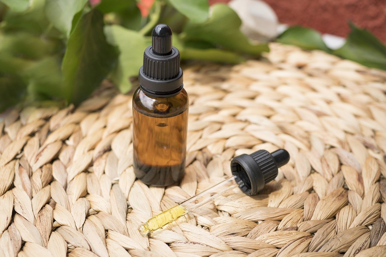 Comment choisir entre l&rsquo;huile de CBD et le CBD pur? Peut-on utiliser les deux en même temps ?